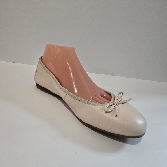 Born Cream Ballet Flats Shoes 9.5 - Picture 2 of 13